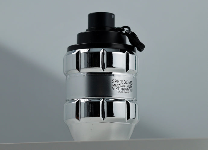 Viktor & Rolf Spicebomb Metallic Musk Sample